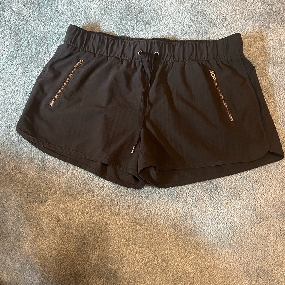 Athleta QuickDry black shorts with zippered pocket Large